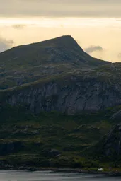 White House Under the Mountain