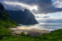 Kvalvika Beach