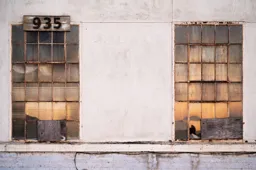 935