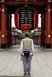 Early Morning at Kaminarimon