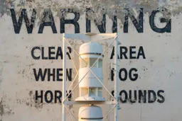 CLEAR AREA WHEN FOG HORN SOUNDS